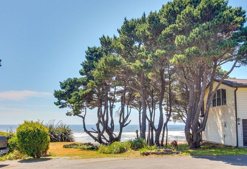 Coastal Bandon Vacation Rental: Walk To Beach!