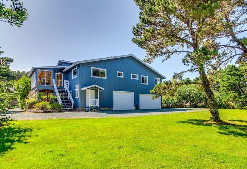 Coastal Bandon Vacation Rental: Walk To Beach!