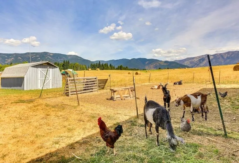 Cozy Farm Cabin   9 Mi To Trout Creek!