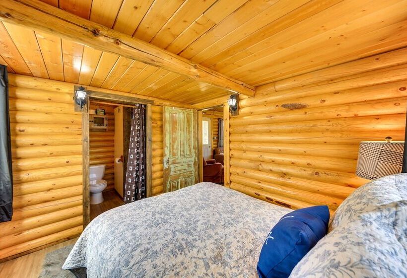 Cozy Farm Cabin 9 Mi To Trout Creek!