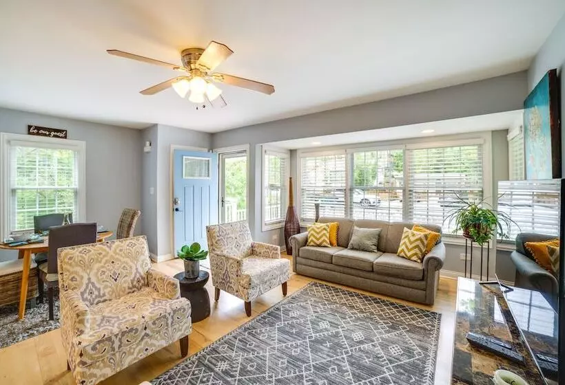 Steps To Lake Michigan Beach: Gary Vacation Rental