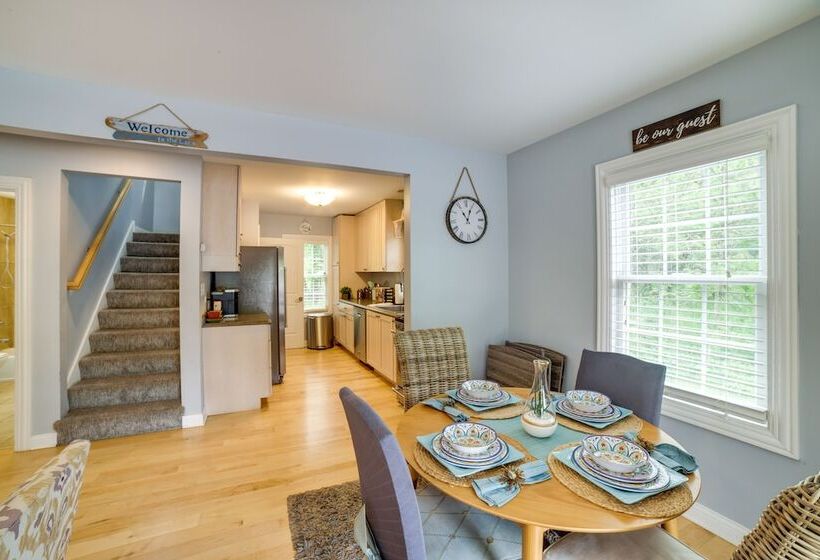 Steps To Lake Michigan Beach: Gary Vacation Rental