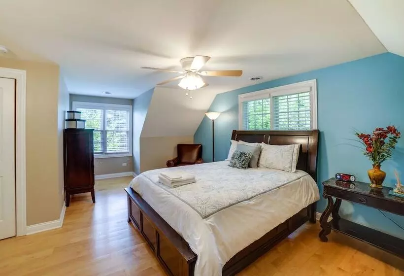 Steps To Lake Michigan Beach: Gary Vacation Rental