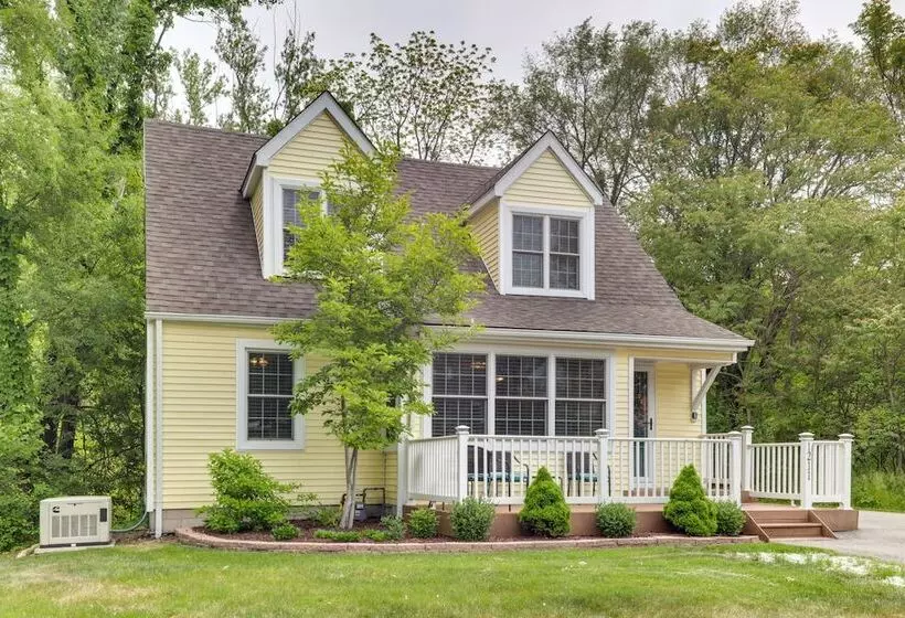 Steps To Lake Michigan Beach: Gary Vacation Rental