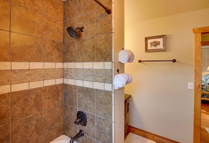 Cozy Lead Cabin W/ Deck < 1 Mi To Ski Slopes!