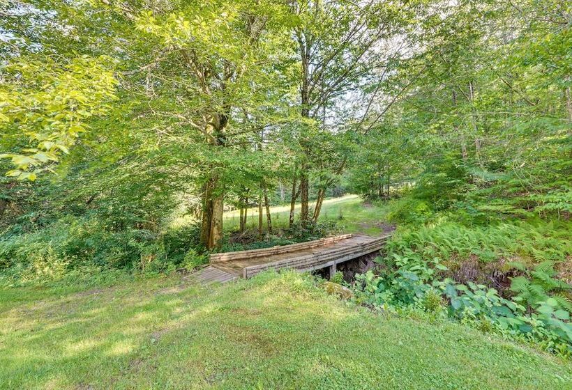 Cozy Livingston Manor Home W/ Wood Burning Stove!