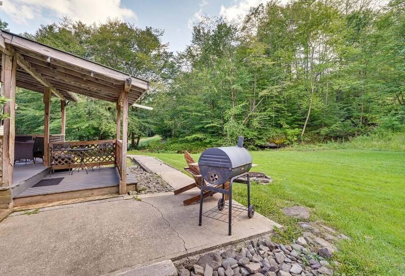 Cozy Livingston Manor Home W/ Wood Burning Stove!
