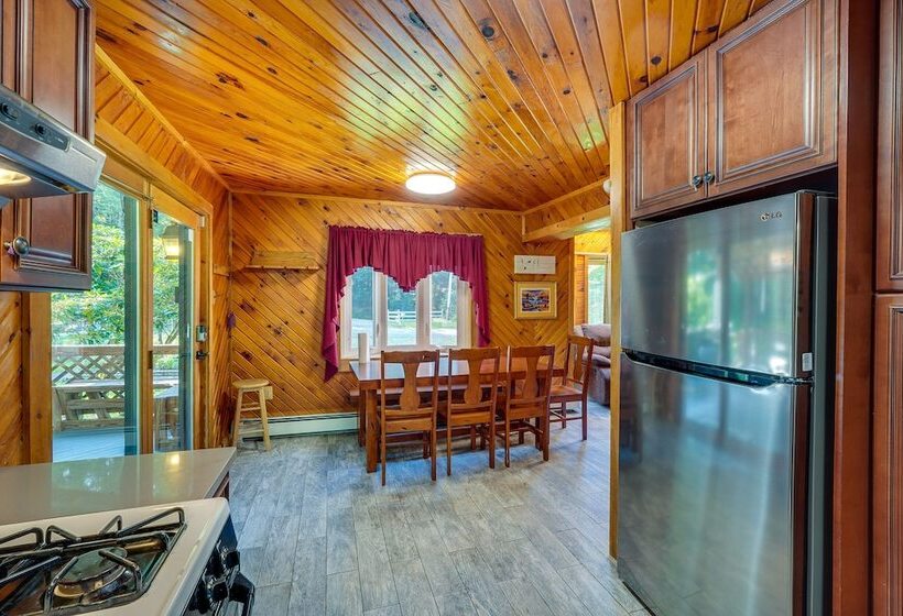 Cozy Livingston Manor Home W/ Wood Burning Stove!