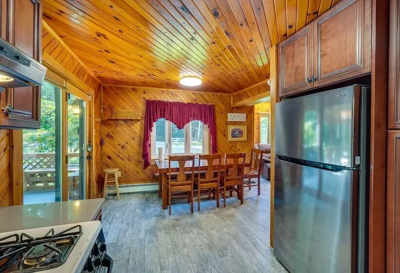 Cozy Livingston Manor Home W/ Wood Burning Stove!