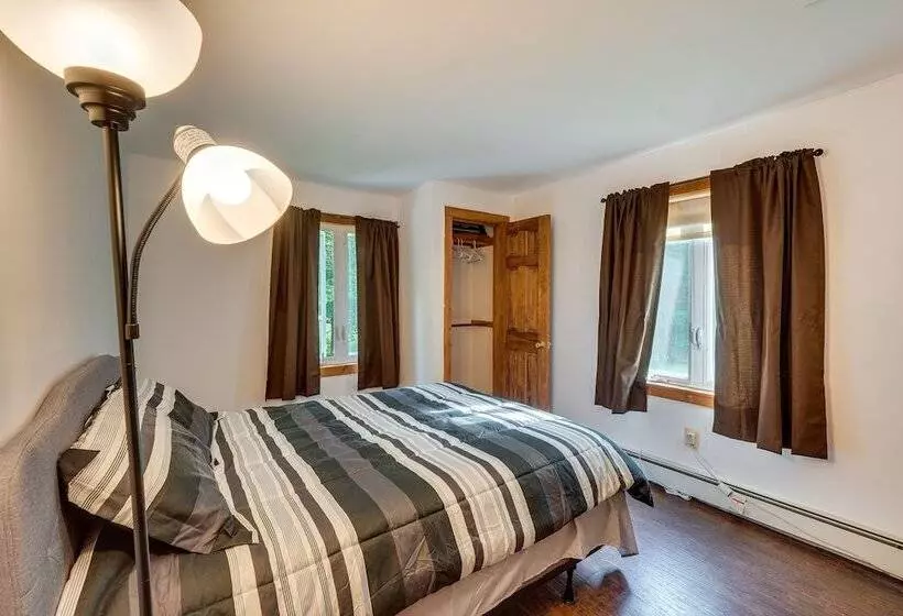 Cozy Livingston Manor Home W/ Wood Burning Stove!