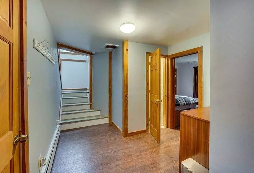 Cozy Livingston Manor Home W/ Wood Burning Stove!