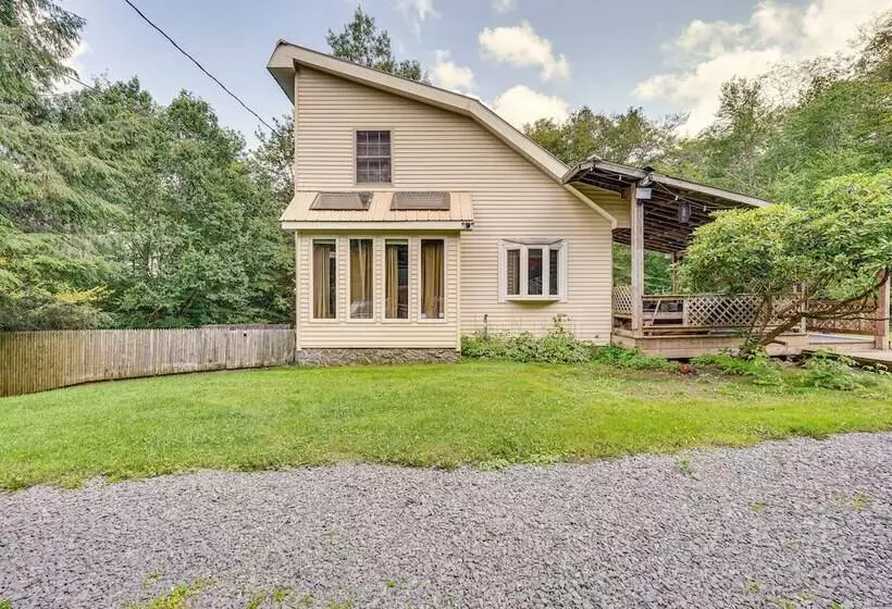 Cozy Livingston Manor Home W/ Wood Burning Stove!