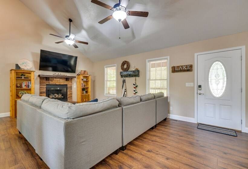 Cozy Tennessee Lake House W/ Grill & Fire Pit!
