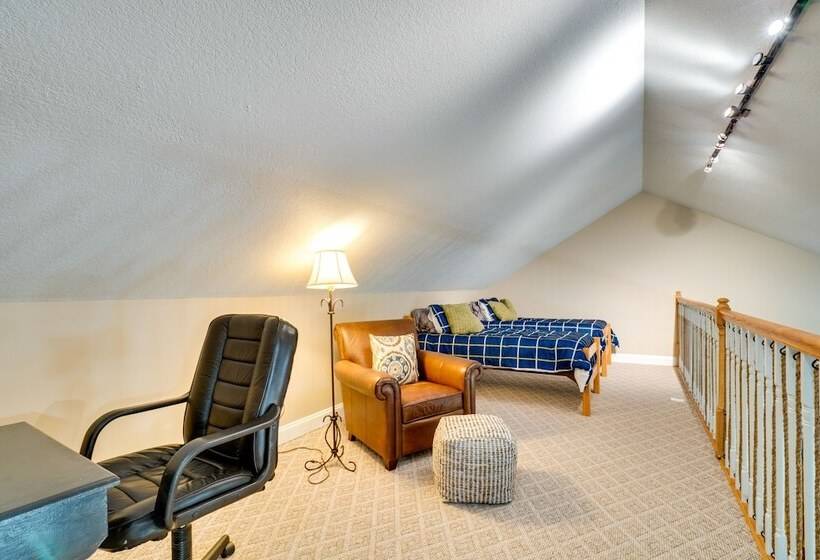 Cozy Tennessee Lake House W/ Grill & Fire Pit!