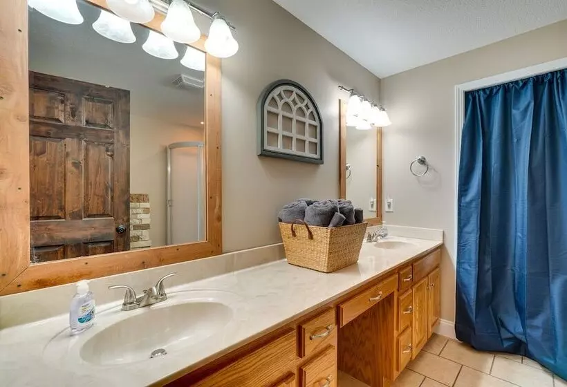 Cozy Tennessee Lake House W/ Grill & Fire Pit!