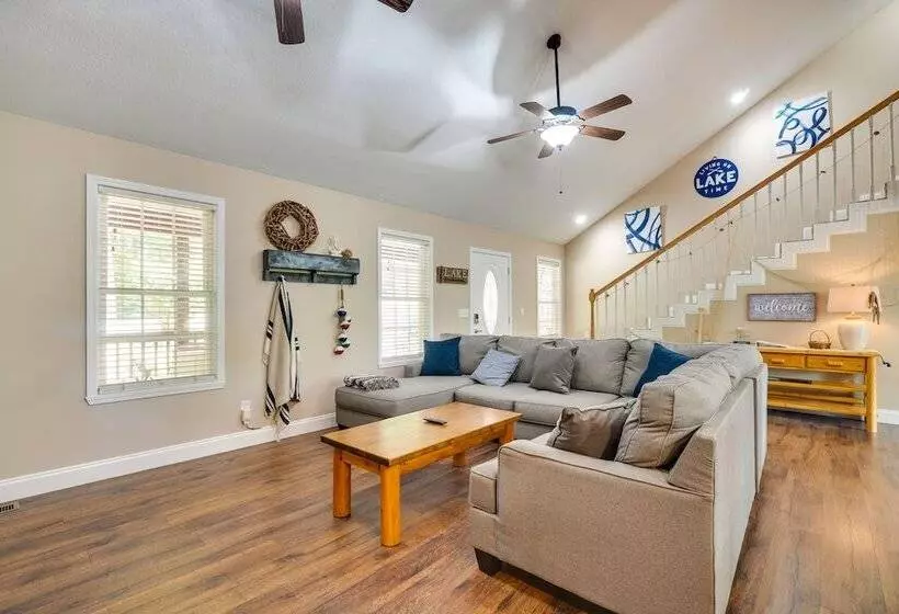 Cozy Tennessee Lake House W/ Grill & Fire Pit!