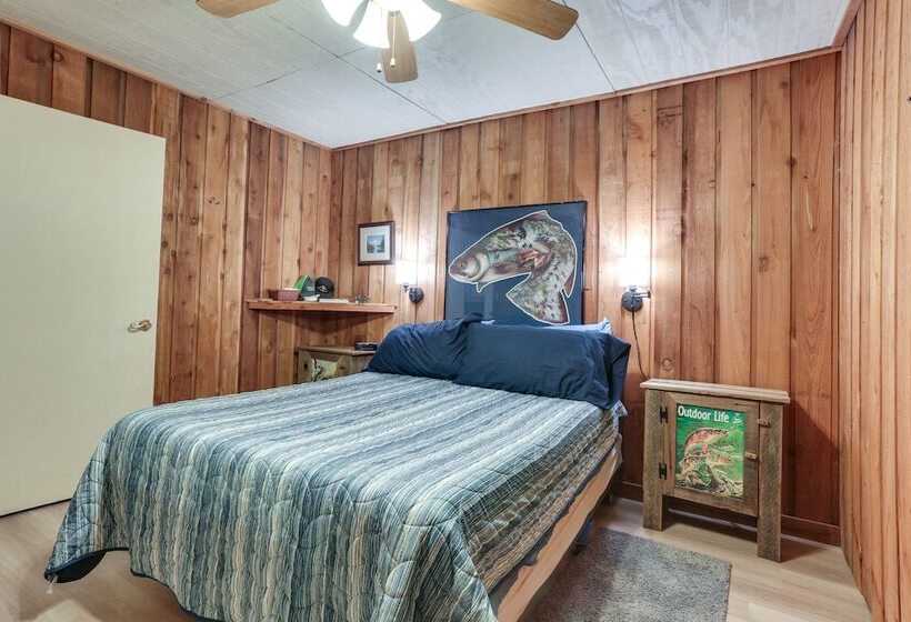 Dog Friendly Kingston Cabin W/ Wraparound Deck!