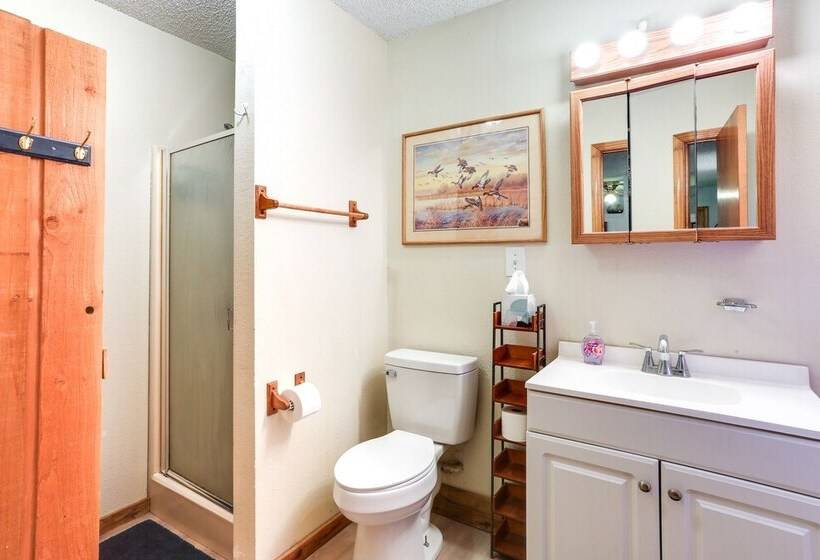 Dog Friendly Kingston Cabin W/ Wraparound Deck!