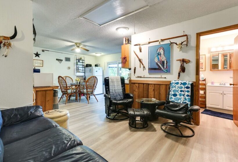 Dog Friendly Kingston Cabin W/ Wraparound Deck!