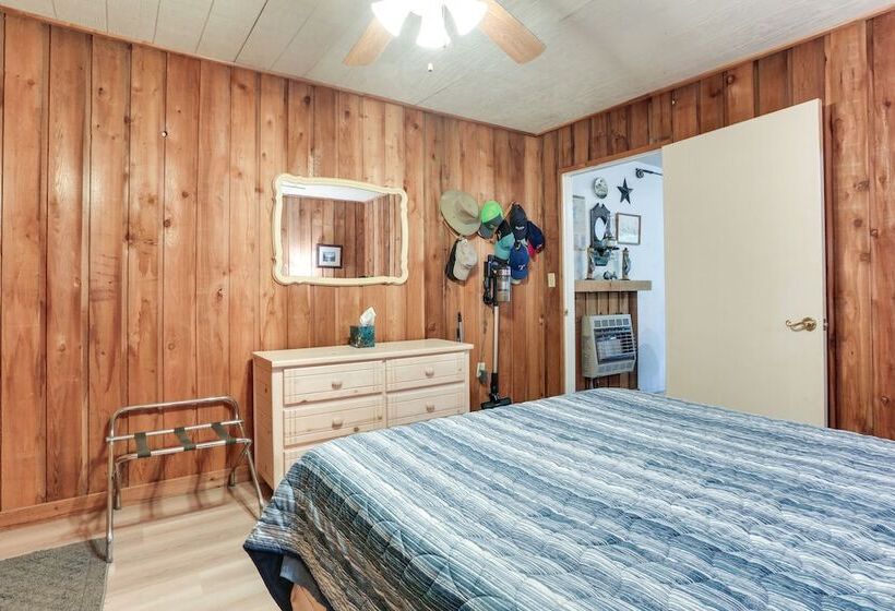 Dog Friendly Kingston Cabin W/ Wraparound Deck!