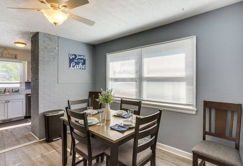 Dog Friendly Port Clinton Home: Walk To Lake Erie!