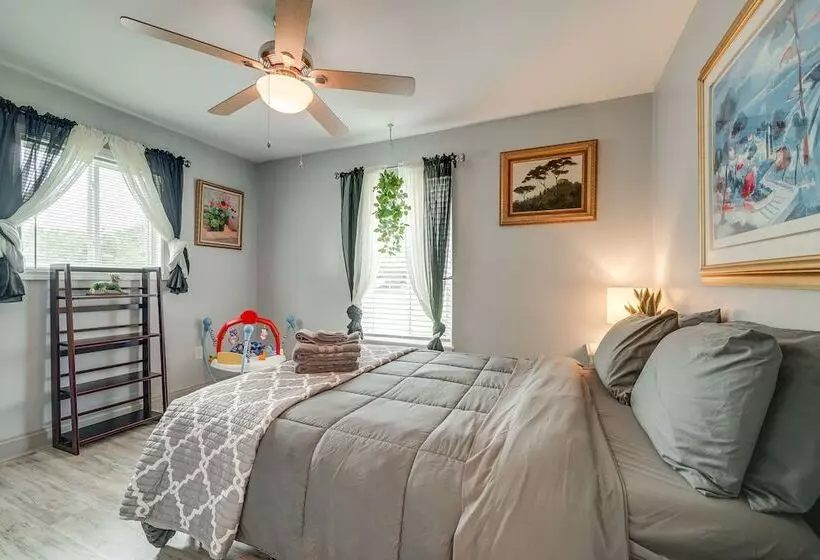 Family Friendly Leland Home W/ Patio & Grill