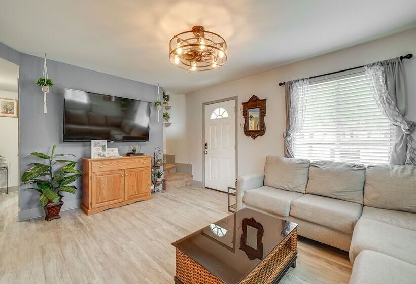 Family Friendly Leland Home W/ Patio & Grill