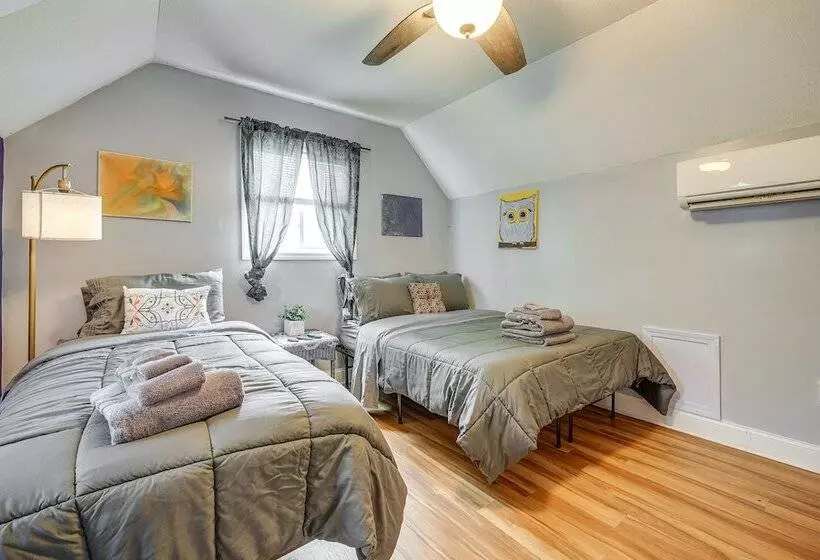 Family Friendly Leland Home W/ Patio & Grill