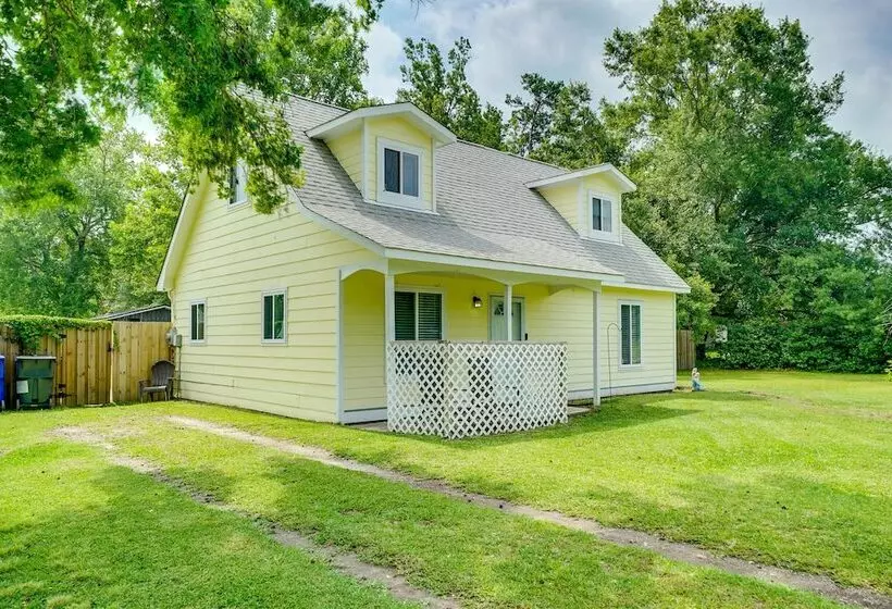 Family Friendly Leland Home W/ Patio & Grill