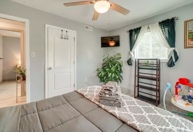 Family Friendly Leland Home W/ Patio & Grill