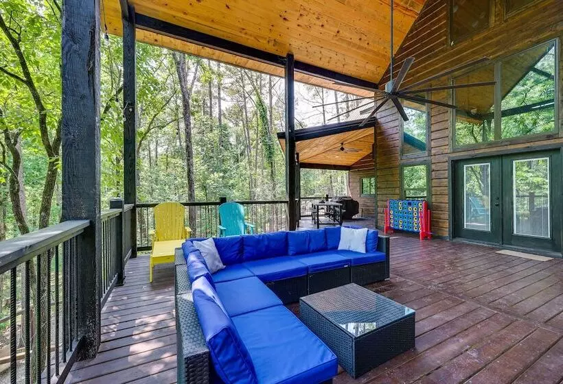 Gorgeous Broken Bow Family Home W/ Private Hot Tub