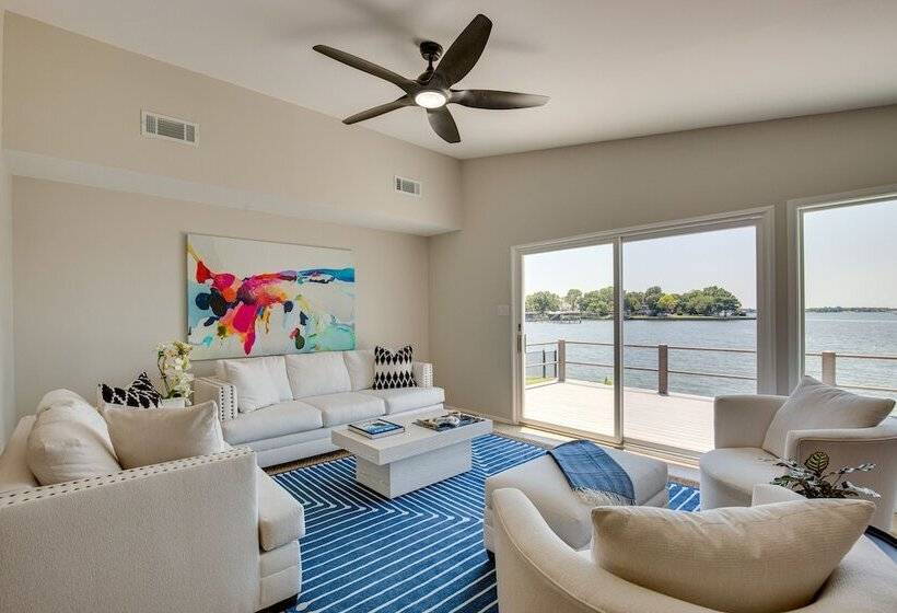 Cedar Creek Lake Views: Gorgeous Mabank House!