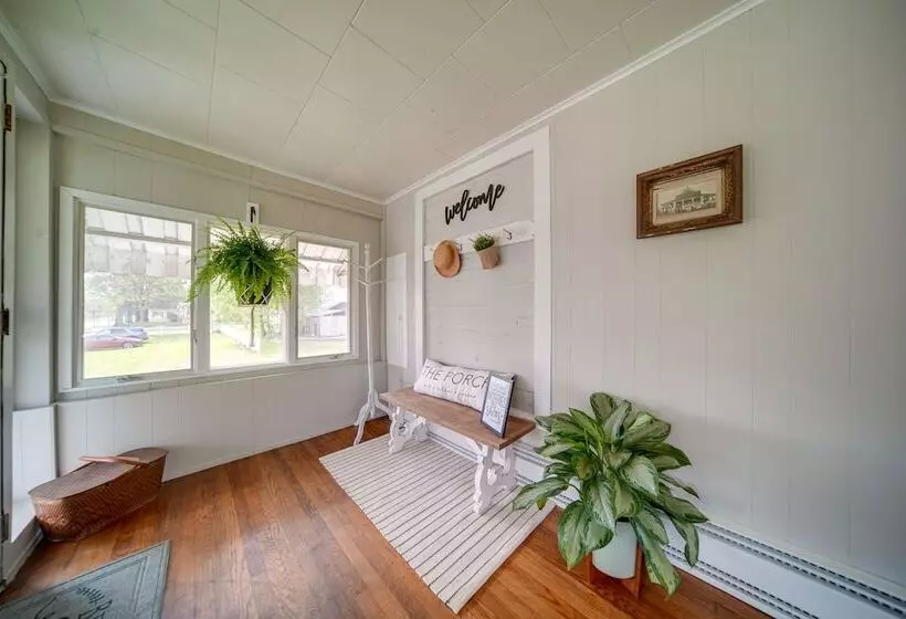 Historical Magnesia Springs Home, Near Kayaking!