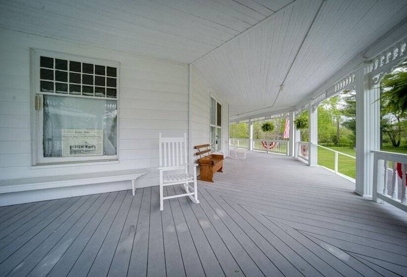 Historical Magnesia Springs Home, Near Kayaking!