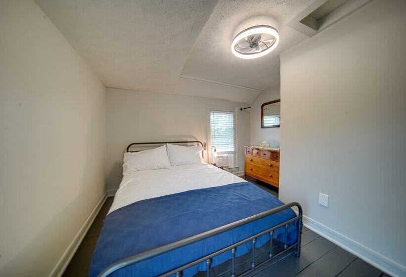 Historical Magnesia Springs Home, Near Kayaking!