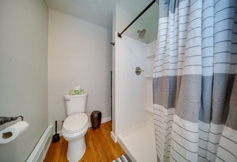 Historical Magnesia Springs Home, Near Kayaking!