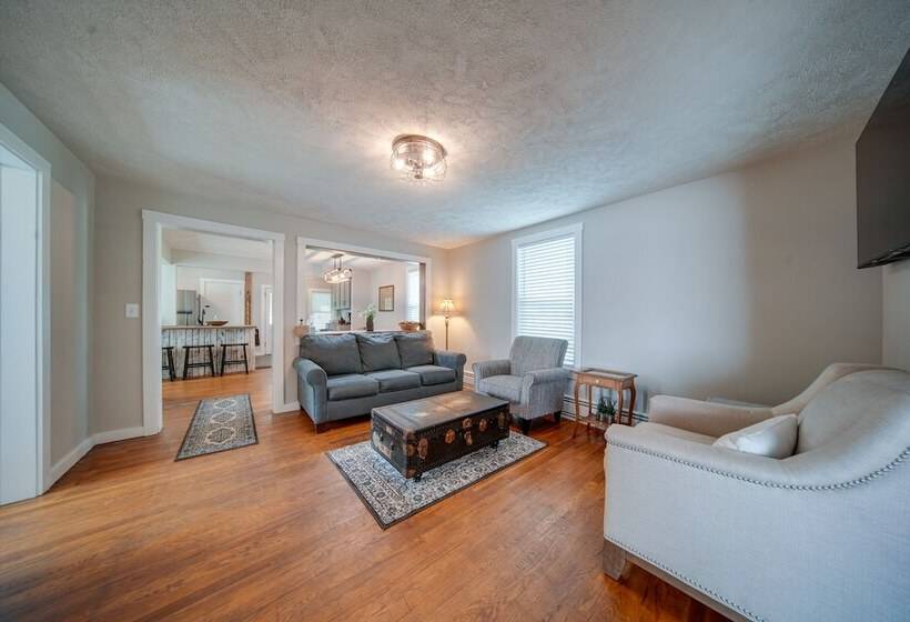 Historical Magnesia Springs Home, Near Kayaking!