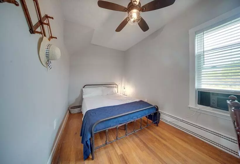 Historical Magnesia Springs Home, Near Kayaking!