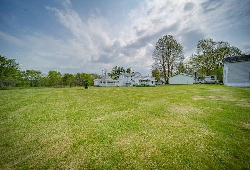 Historical Magnesia Springs Home, Near Kayaking!