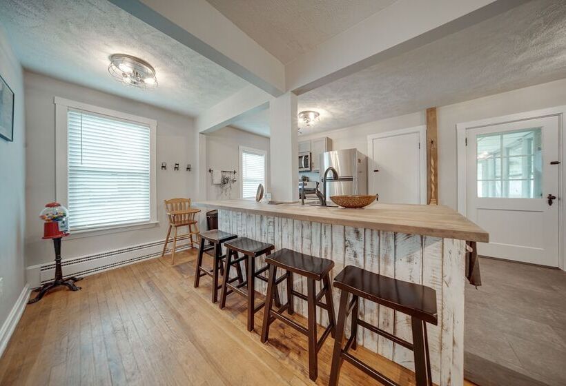 Historical Magnesia Springs Home, Near Kayaking!