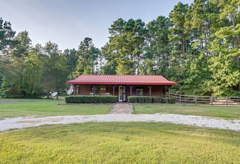 Kilgore Gem: Pet Friendly Cabin W/ Duck Pond!