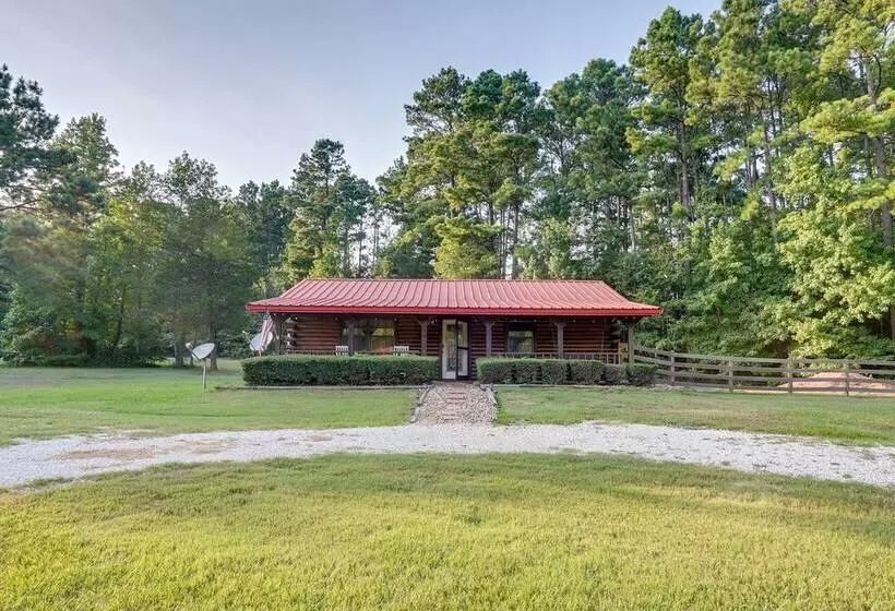 Kilgore Gem: Pet Friendly Cabin W/ Duck Pond!
