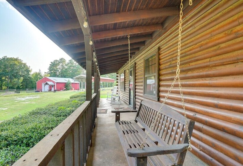 Kilgore Gem: Pet Friendly Cabin W/ Duck Pond!