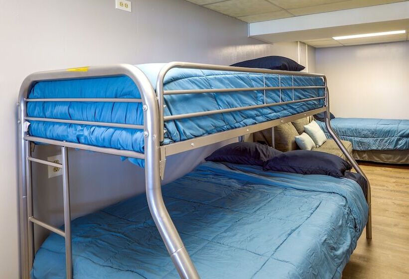 Lakefront Arkansas Escape W/ Grill, Dock & Kayaks!