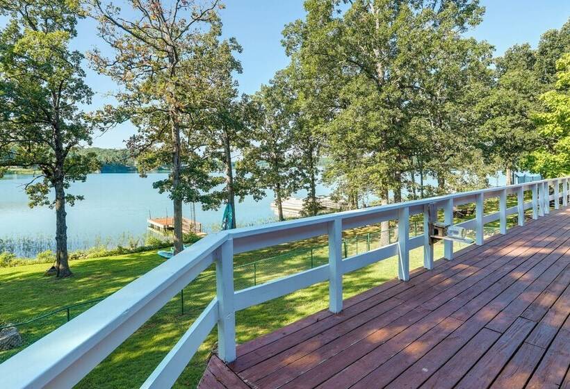 Lakefront Arkansas Escape W/ Grill, Dock & Kayaks!