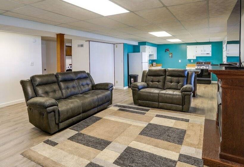 Lakefront Arkansas Escape W/ Grill, Dock & Kayaks!