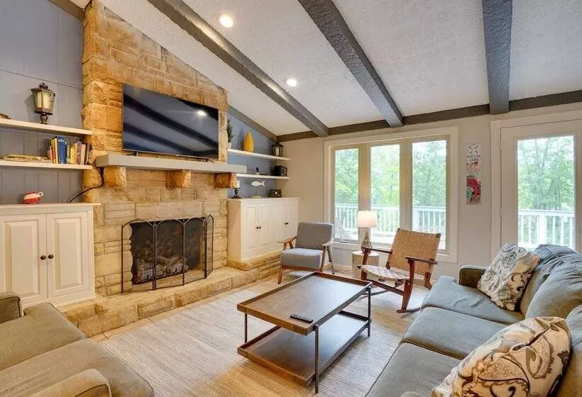 Lakefront Cadiz Home W/ Hot Tub!