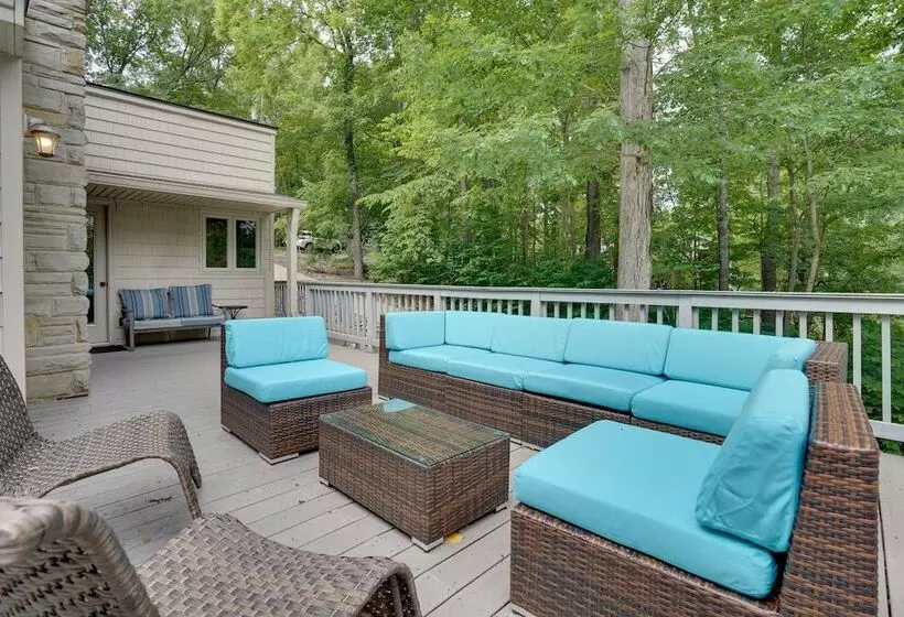 Lakefront Cadiz Home W/ Hot Tub!