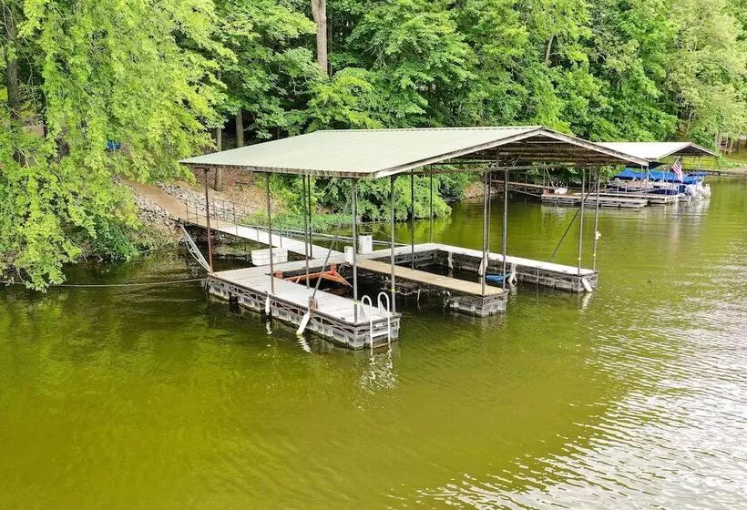 Lakefront Cadiz Home W/ Hot Tub!
