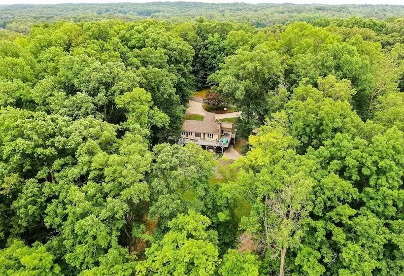 Lakefront Cadiz Home W/ Hot Tub!